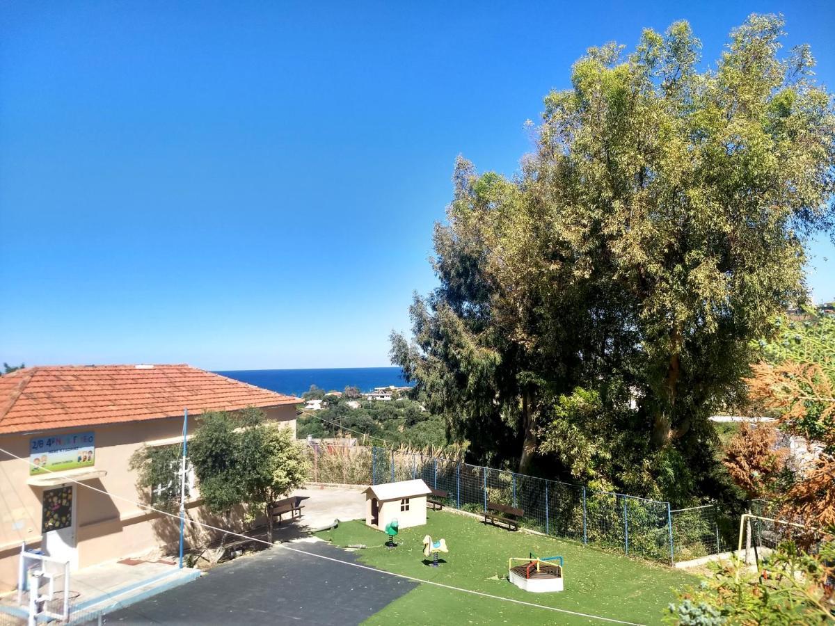 Modern 1-Bedroom With Bbq & Roof Garden Near Beach スタロス エクステリア 写真