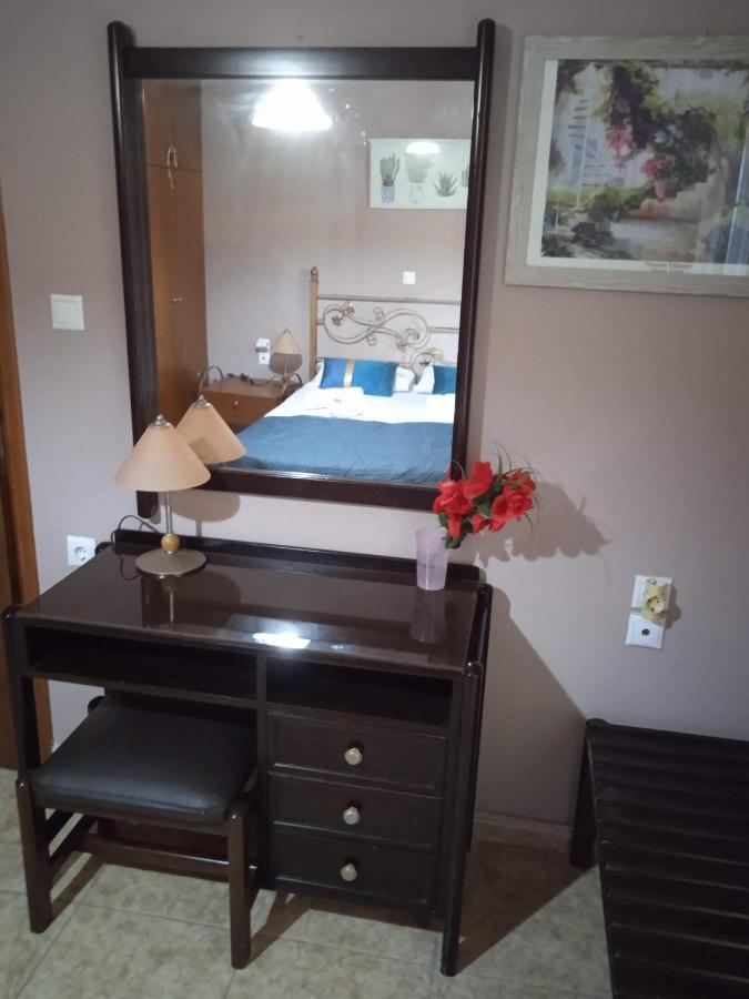 Modern 1-Bedroom With Bbq & Roof Garden Near Beach スタロス エクステリア 写真