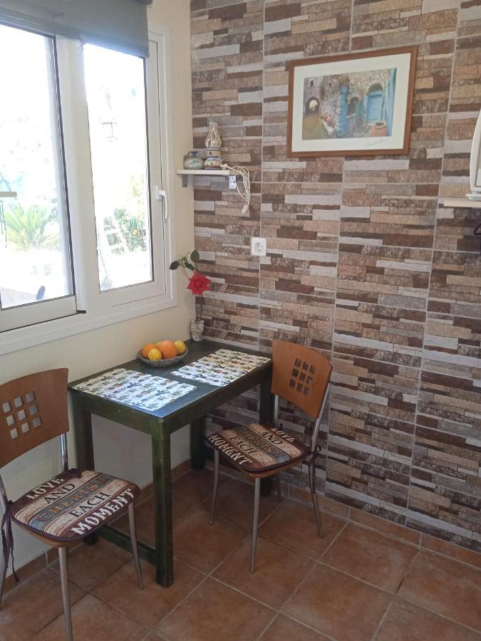 Modern 1-Bedroom With Bbq & Roof Garden Near Beach スタロス エクステリア 写真