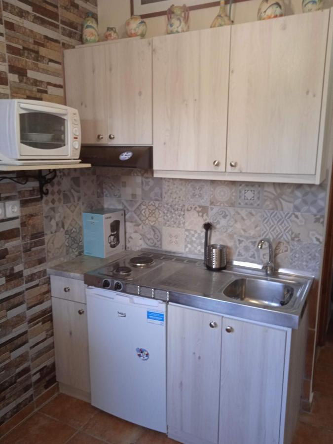 Modern 1-Bedroom With Bbq & Roof Garden Near Beach スタロス エクステリア 写真