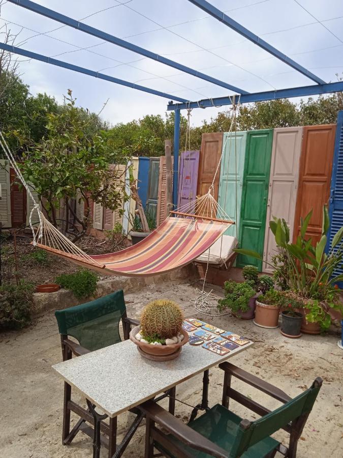 Modern 1-Bedroom With Bbq & Roof Garden Near Beach スタロス エクステリア 写真